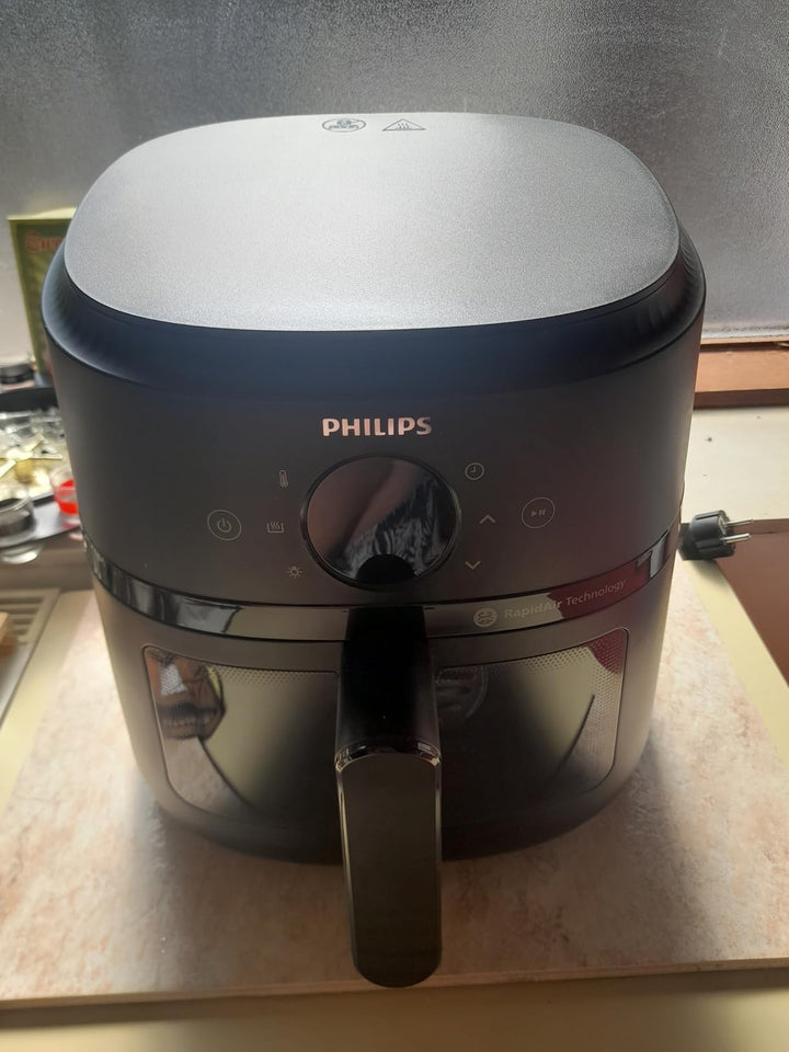 Review by Sandra Rousseau